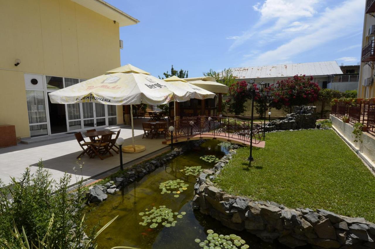 Hotel Intim Costinești Kültér fotó